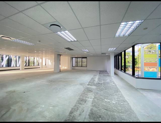 733M² OFFICE TO LET IN BRYANSTON